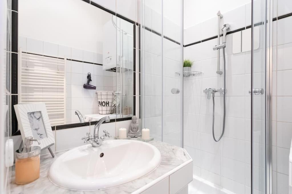 Charming & Authentic Vienna Flat - Central Located Apartment Exterior photo